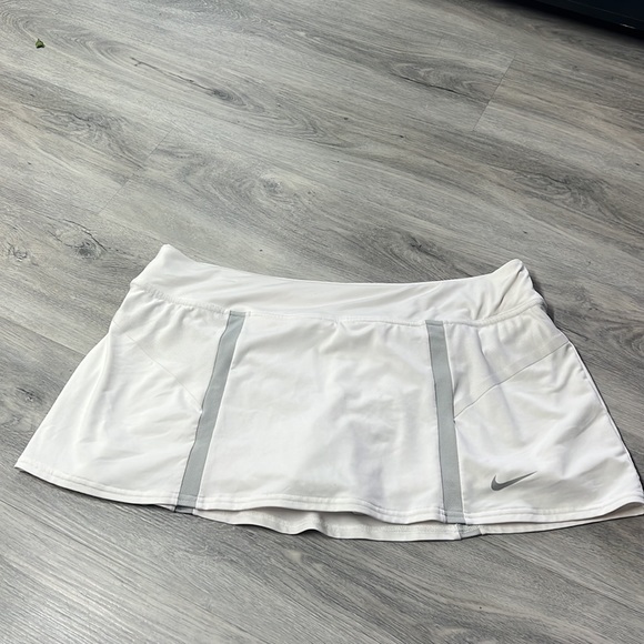 Nike white tennis skort size XL - Picture 2 of 8